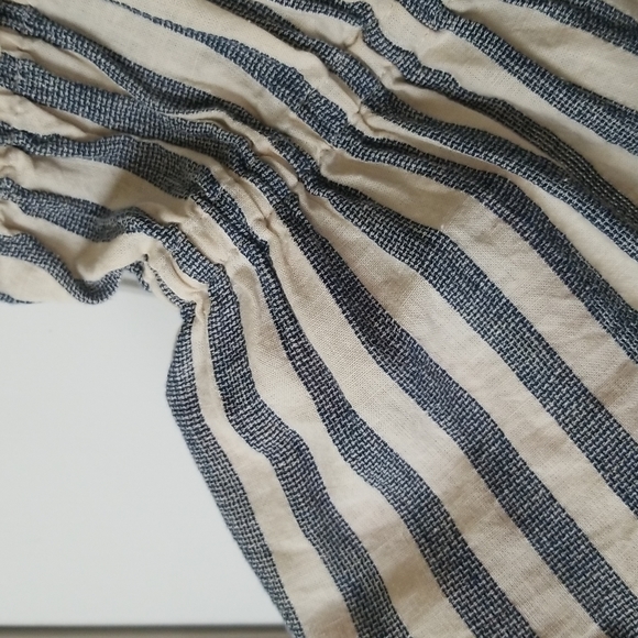 NWT Universal Thread top - Picture 3 of 5